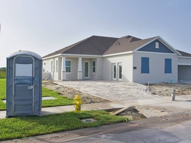 Porta potty delivery and setup in Luna Pier, MI